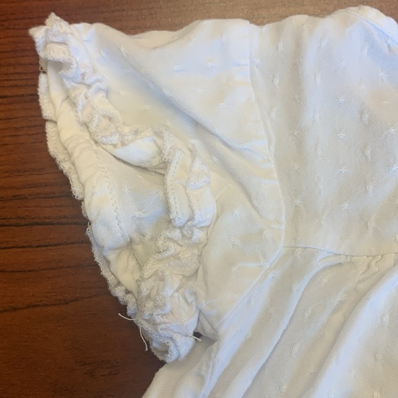 Ruffles Butts white top - Picture 7 of 8